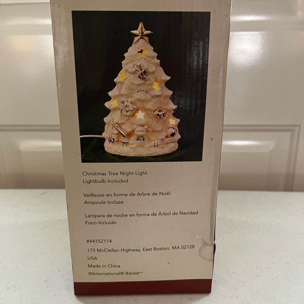 Vintage International Bazaar Ceramic White and Gold Christmas Tree - Picture 9 of 12
